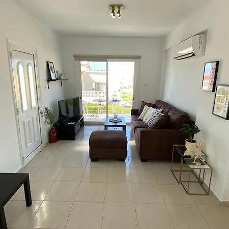 Roof Terrace & Sea View Entire Appartement Peyia